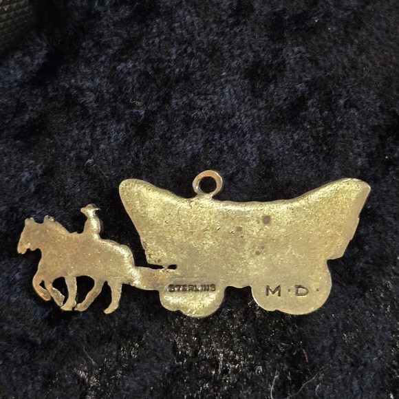 Vintage Sterling Silver Horse Drawn Covered Wagon Pendant Charm Signed - Picture 3 of 4